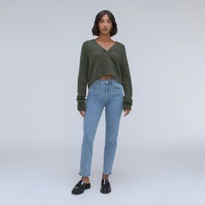 EVERLANE Curvy Cheeky Jean Cropped in Stone-Washed Sky